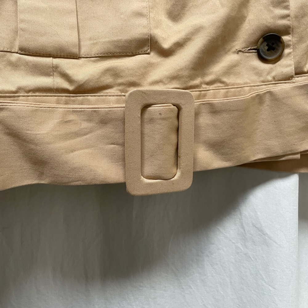 Avant-Garde Tan Blazer with Asymmetrical Design - Picture 3 of 7